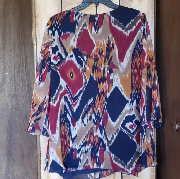 A multi color top - Picture 3 of 3